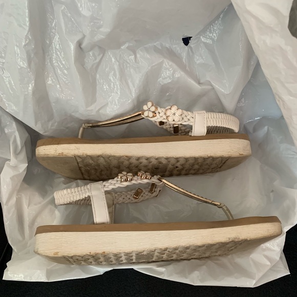 Thong rhinestone cushioned Sandals - Picture 5 of 7